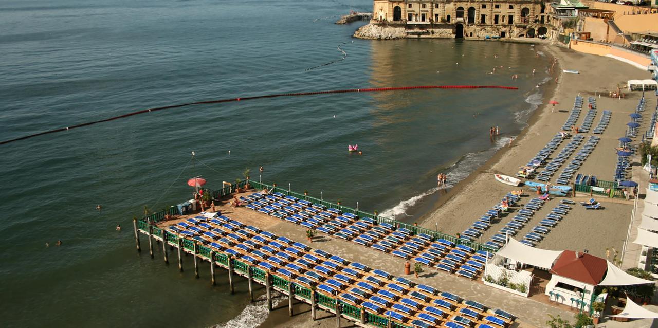 Napoli Lungomare Caracciolo Mon Amour Exterior foto